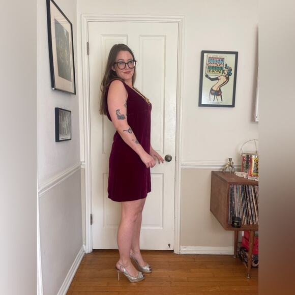 Late 60s Early 70s Burgundy Red Velvet Mini Dress with Coin Collar - Picture 2 of 9